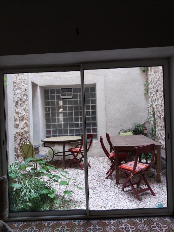 Le Patio Des Cigales Panzió Roquefort-des-Corbières Kültér fotó