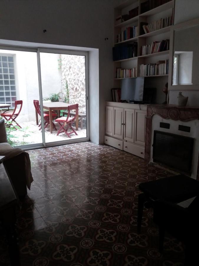 Le Patio Des Cigales Panzió Roquefort-des-Corbières Kültér fotó