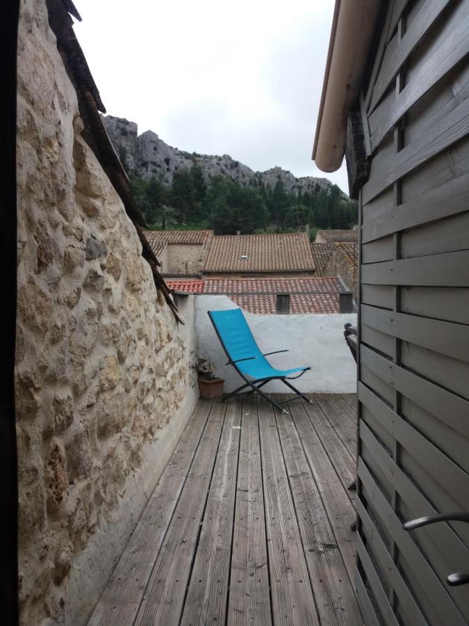Le Patio Des Cigales Panzió Roquefort-des-Corbières Kültér fotó